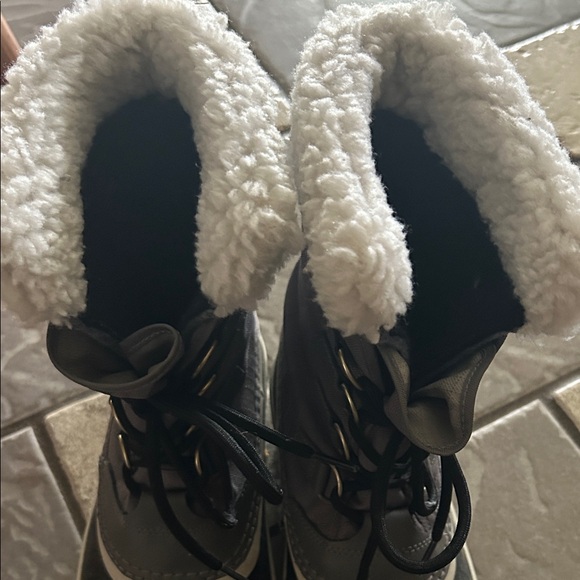 Sorel waterproof winter Boots with Fur Trim women’s 8.5 - Picture 11 of 12